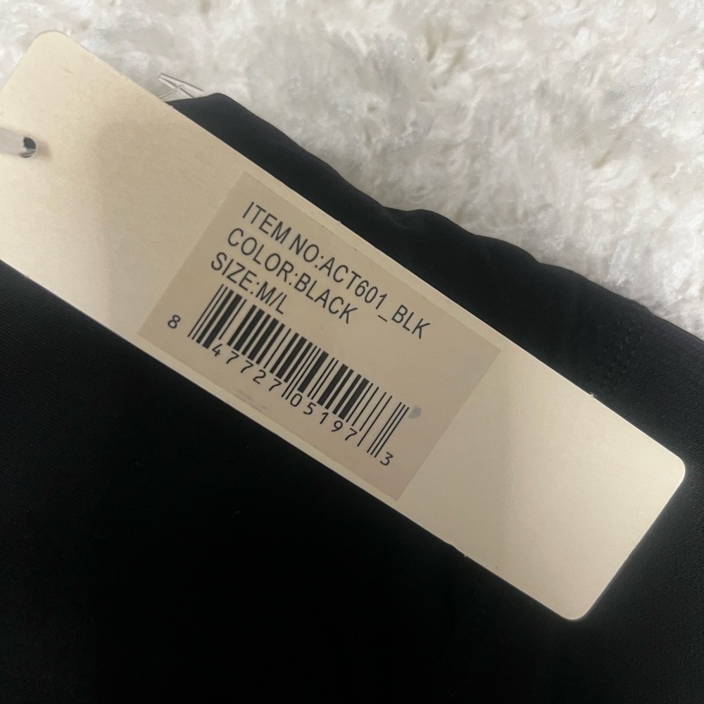 Yelete Black Sports Bra - Picture 7 of 7